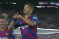 巴里奥斯精准远射破网，助球队士气飙升，赢得足球比赛